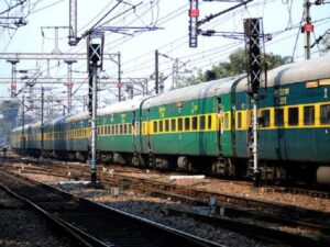 Indian Railways: গরীবের রাজধানী এক্সপ্রেস, ৬৮ পয়সায় ১ কিলোমিটার
