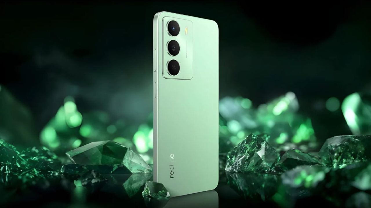 Realme V70 