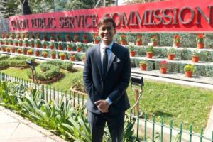 কোনো টিউশন ছাড়াই ২২ বছর বয়সে UPSC পরীক্ষায় কৃতিত্ব অর্জন করলেন তুষার