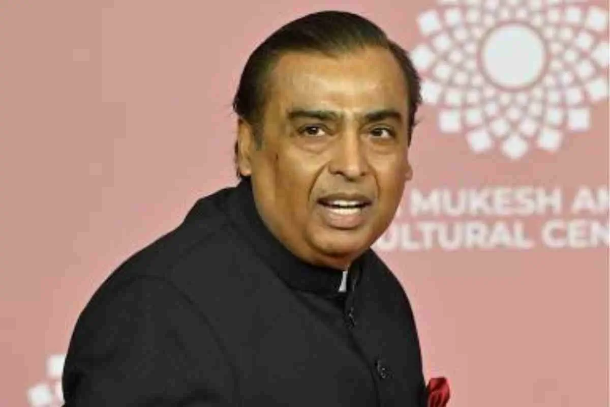 Mukesh Ambani House Worker Salary