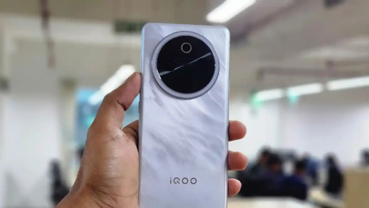 iQOO Z10 Camera